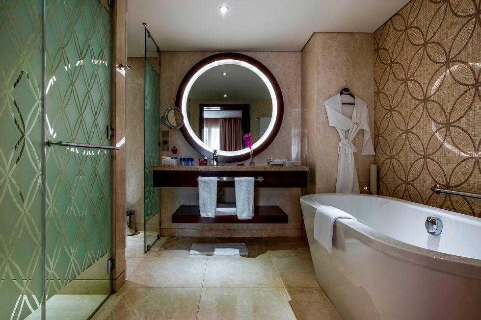 Crowne Plaza Dubai Deira фото 91