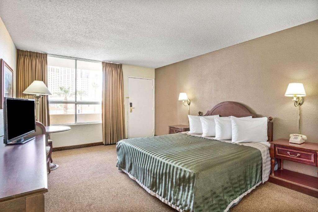 Travelodge Center Strip фото 45