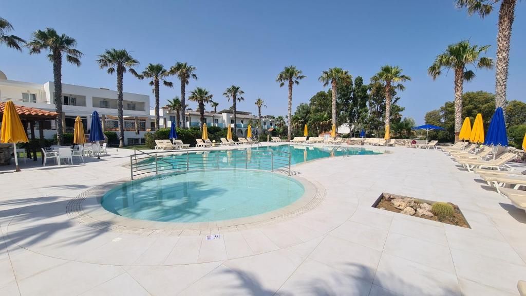 Irina Beach Hotel & Apartments фото 13