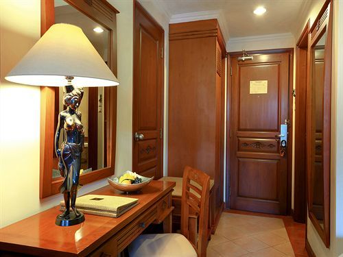 The Vira Bali Boutique Hotel & Suite фото 6