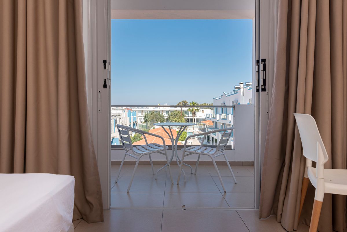 Aegean Blu Hotel & Apartments фото 9