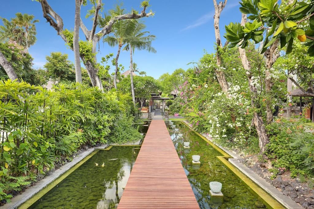 Legian Beach Hotel фото 47