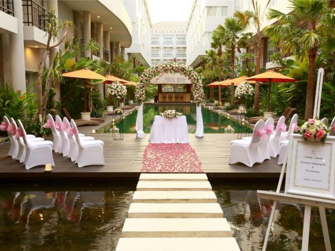 B Hotel Bali & Spa фото 9