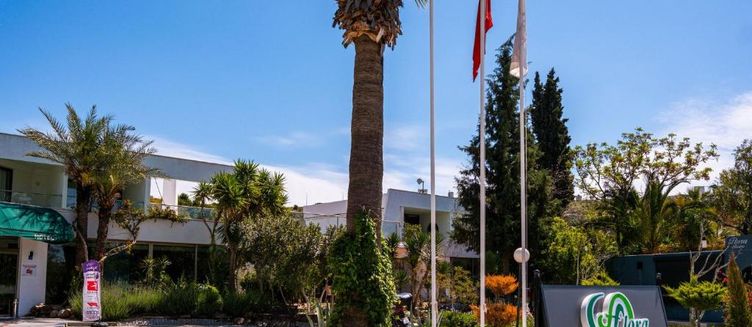 Фото отеля Flora Hotel