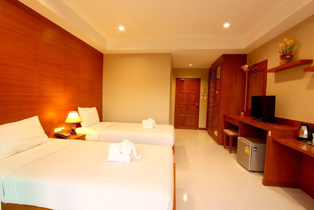 Good Nice Hotel Patong фото 24
