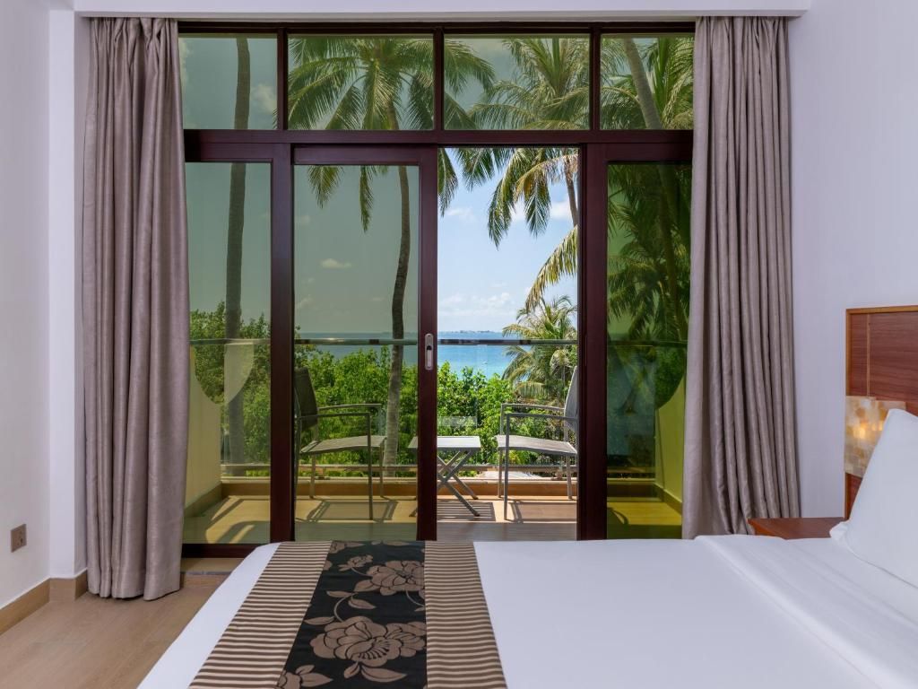Kaani Beach Hotel фото 39