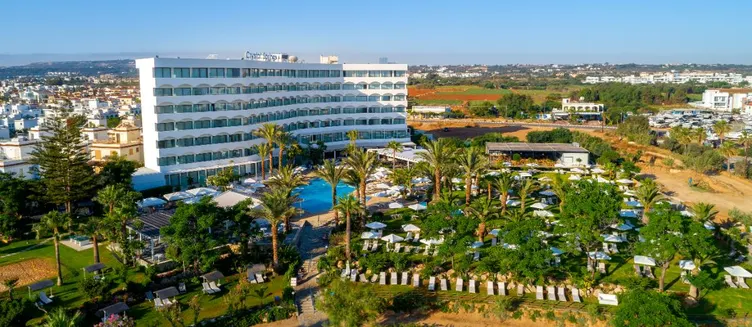 Фото отеля Crystal Springs Beach Hotel