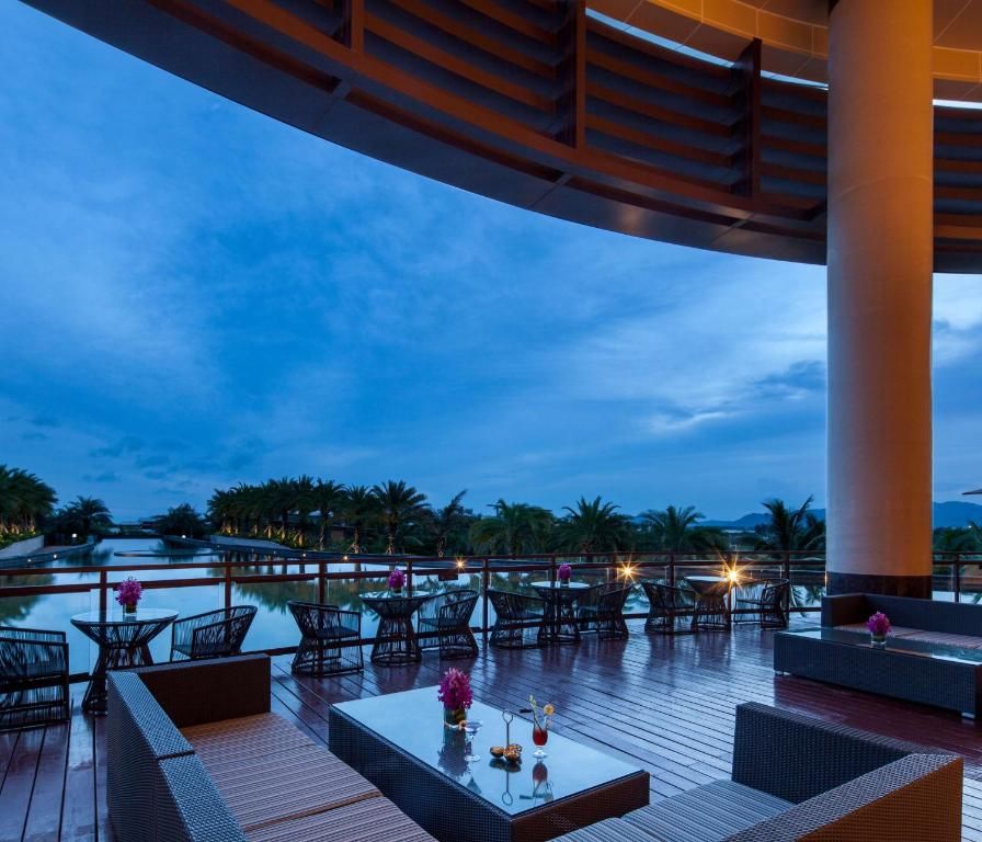 Thousand Cranes Sanya Yazhou Bay Int'l Exchange Centre, Curio by Hilton фото 33