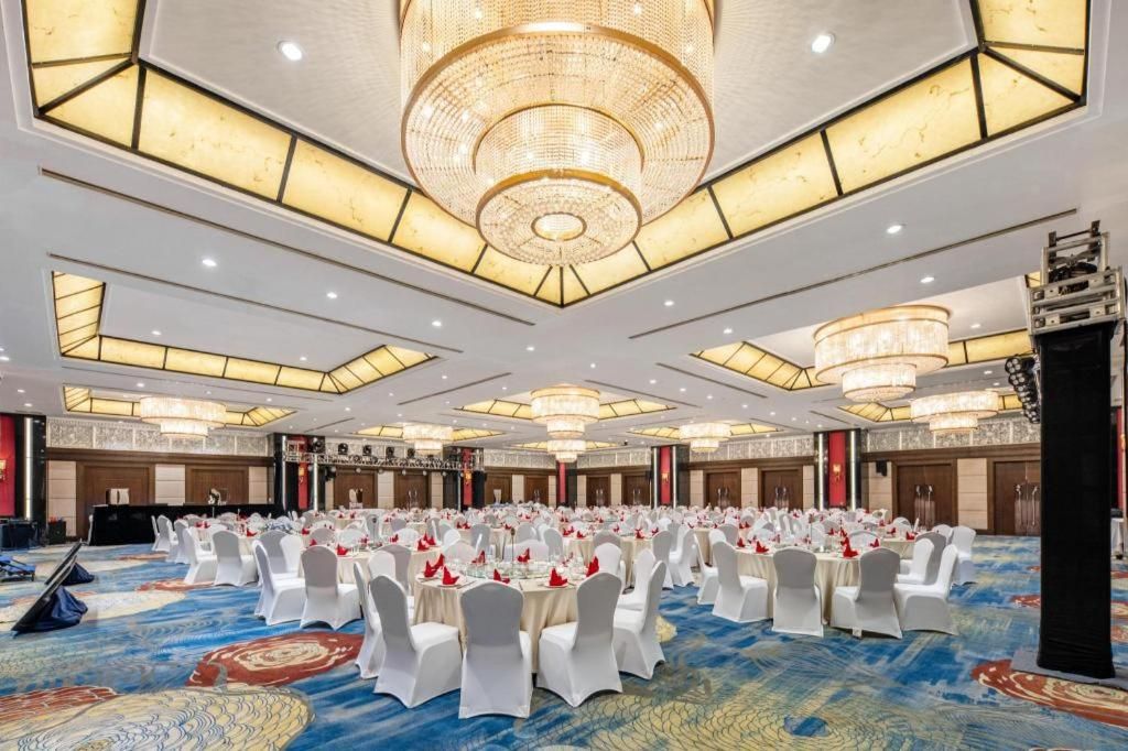 Grand Soluxe Zhongyou Hotel фото 50