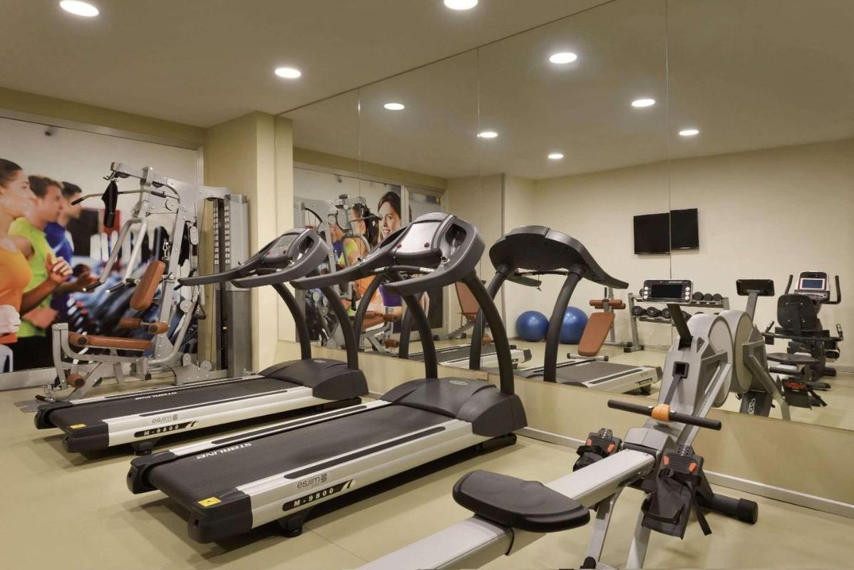 Ramada Hotel & Suites by Wyndham Istanbul Sisli фото 13