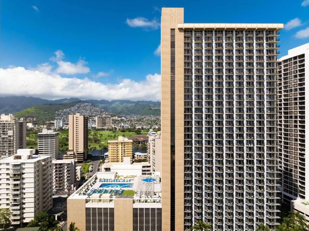 Hilton Waikiki Beach Hotel фото 47