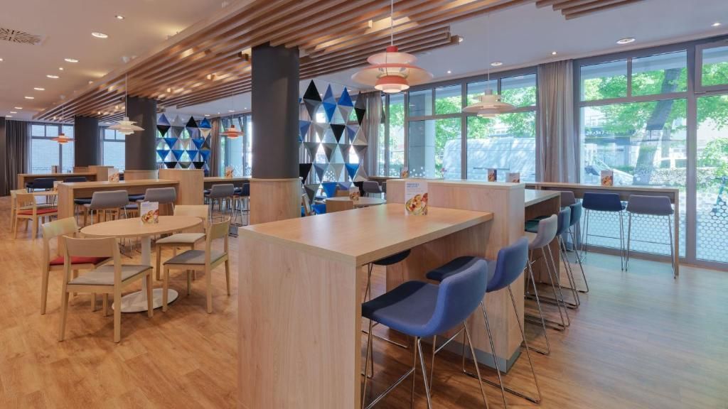 Holiday Inn Express Berlin City Centre, an IHG Hotel фото 37
