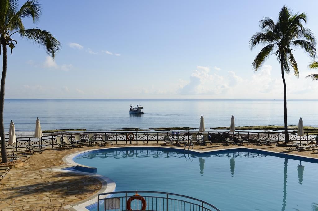 Ledger Plaza Bahari Beach фото 4