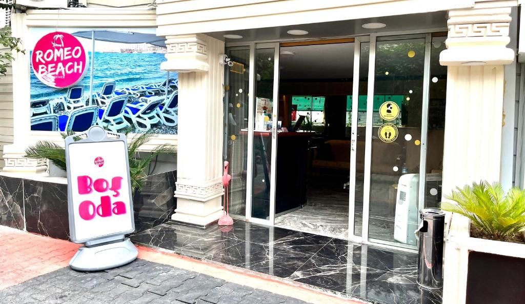 Romeo Beach Hotel фото 39