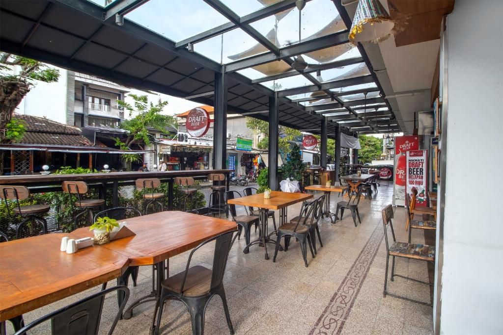 Zest Hotel Legian фото 46
