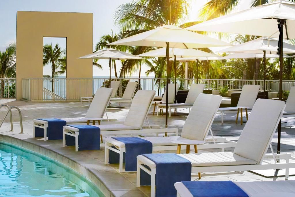 Aston Waikiki Beach Hotel фото 32