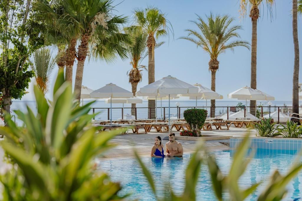 Golden Coast Beach Hotel фото 33