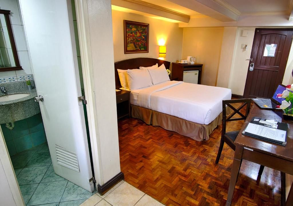 Fersal Hotel Manila фото 23