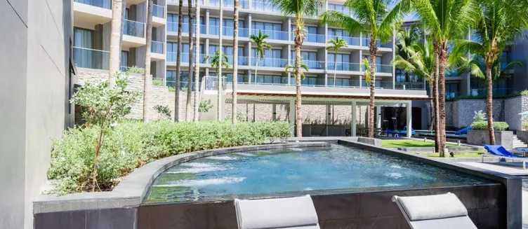 Фото отеля Oceanfront Beach Resort & Spa