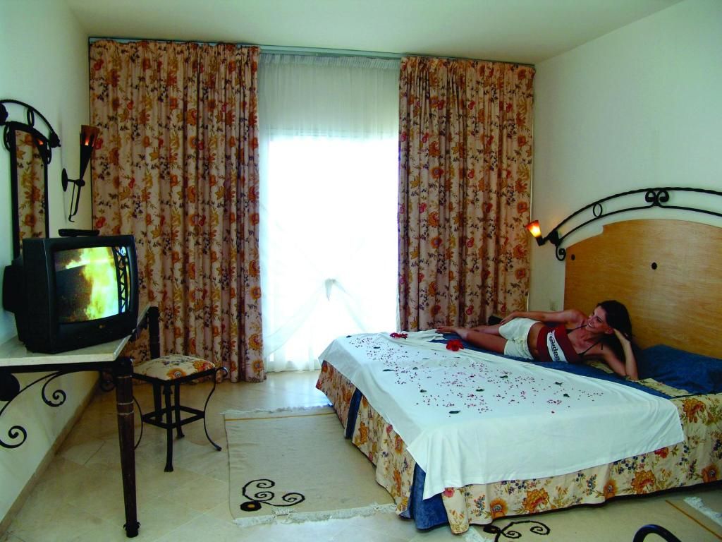 Yasmine Beach Hotel фото 30