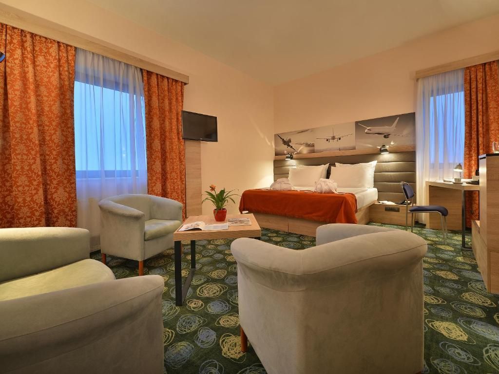 Ramada Airport Hotel Prague фото 67