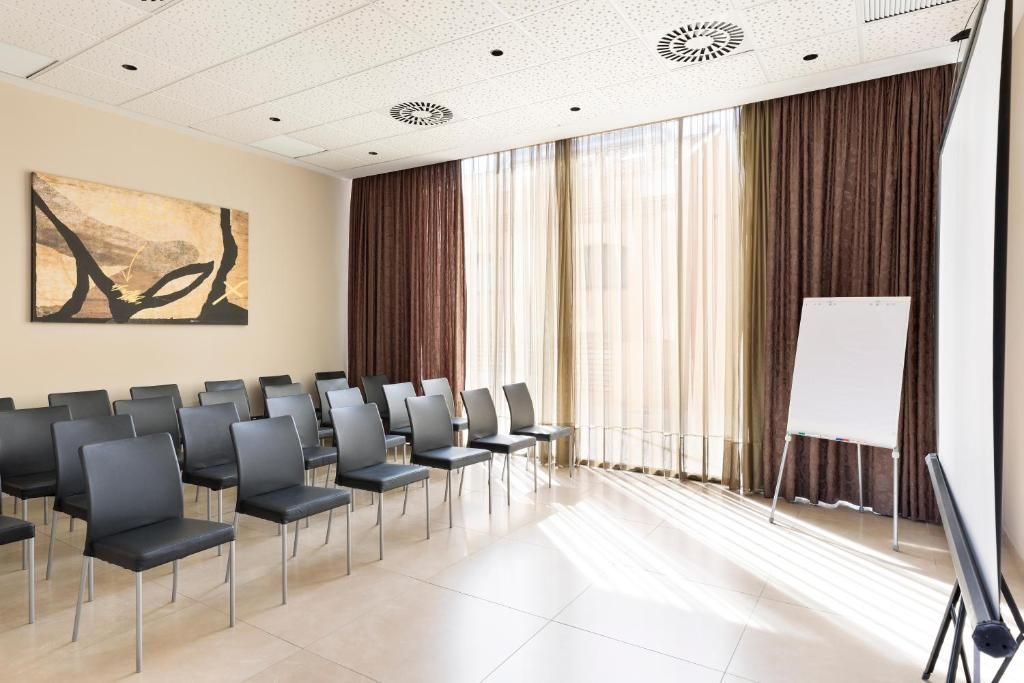 Hotel 4 Barcelona фото 38