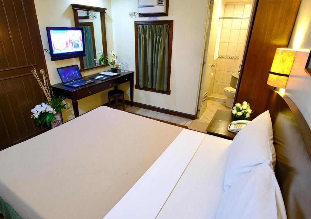 Fersal Hotel Manila фото 21