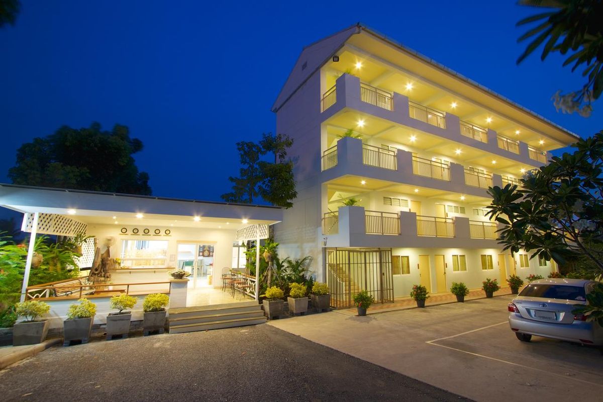 Charn Residence фото 0