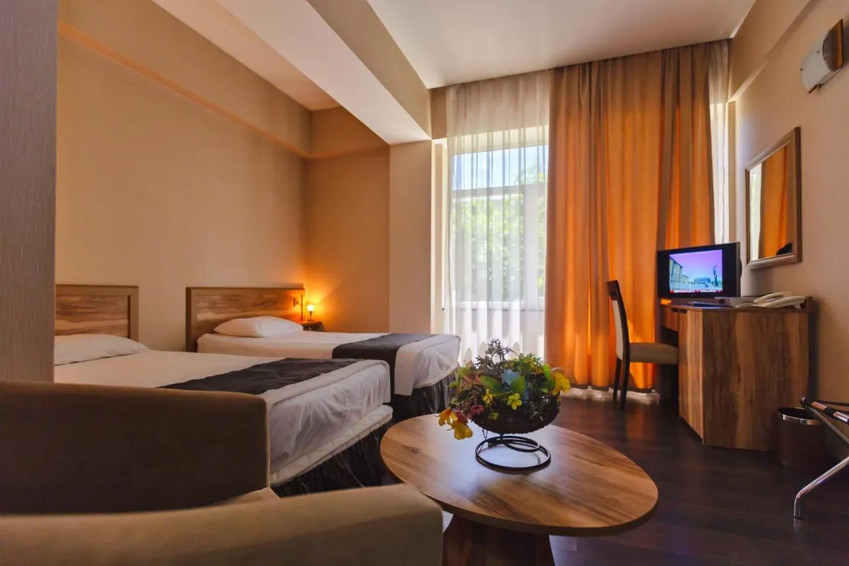 Diplomat Hotel фото 2