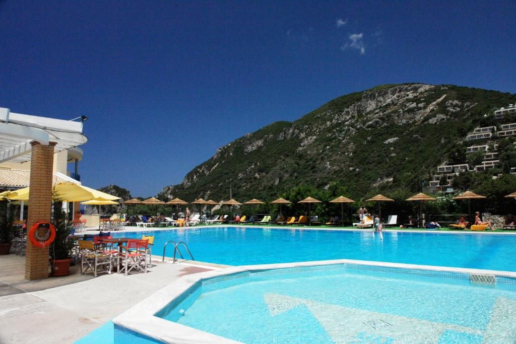 Ithea Suites Hotel фото 9