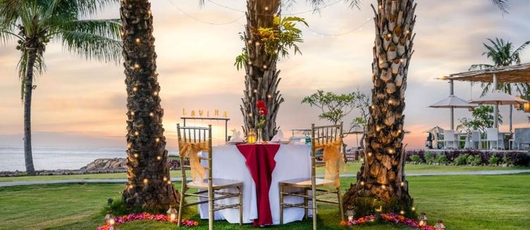 Фото отеля Lovina Beach Club & Resort