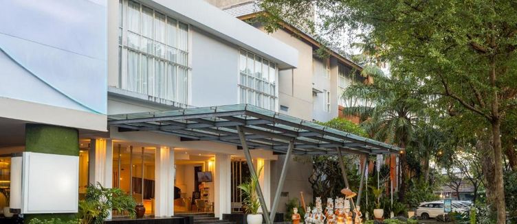 Фото отеля HARRIS Hotel & Residences Sunset Road