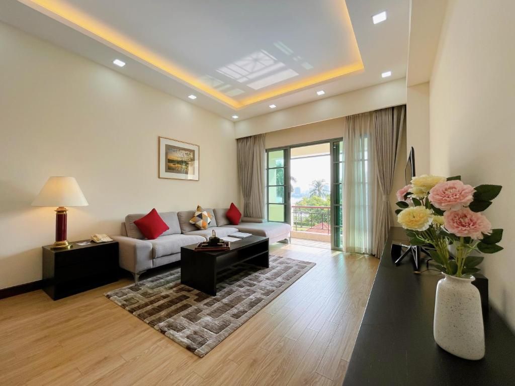Diamond Westlake Suites фото 38