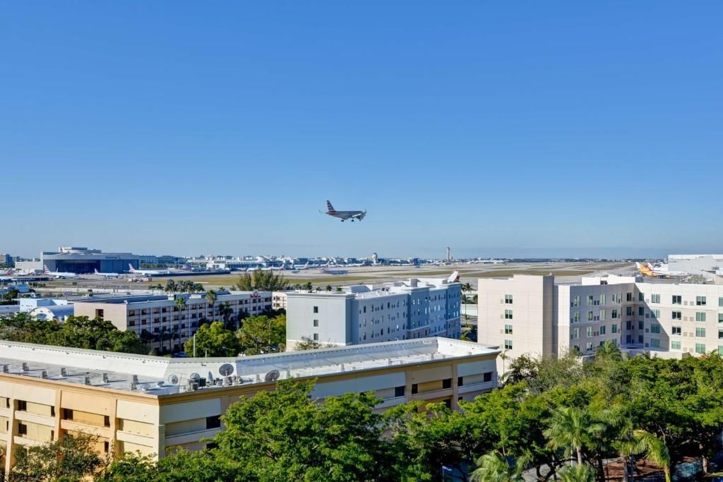 Embassy Suites by Hilton Miami International Airport фото 87