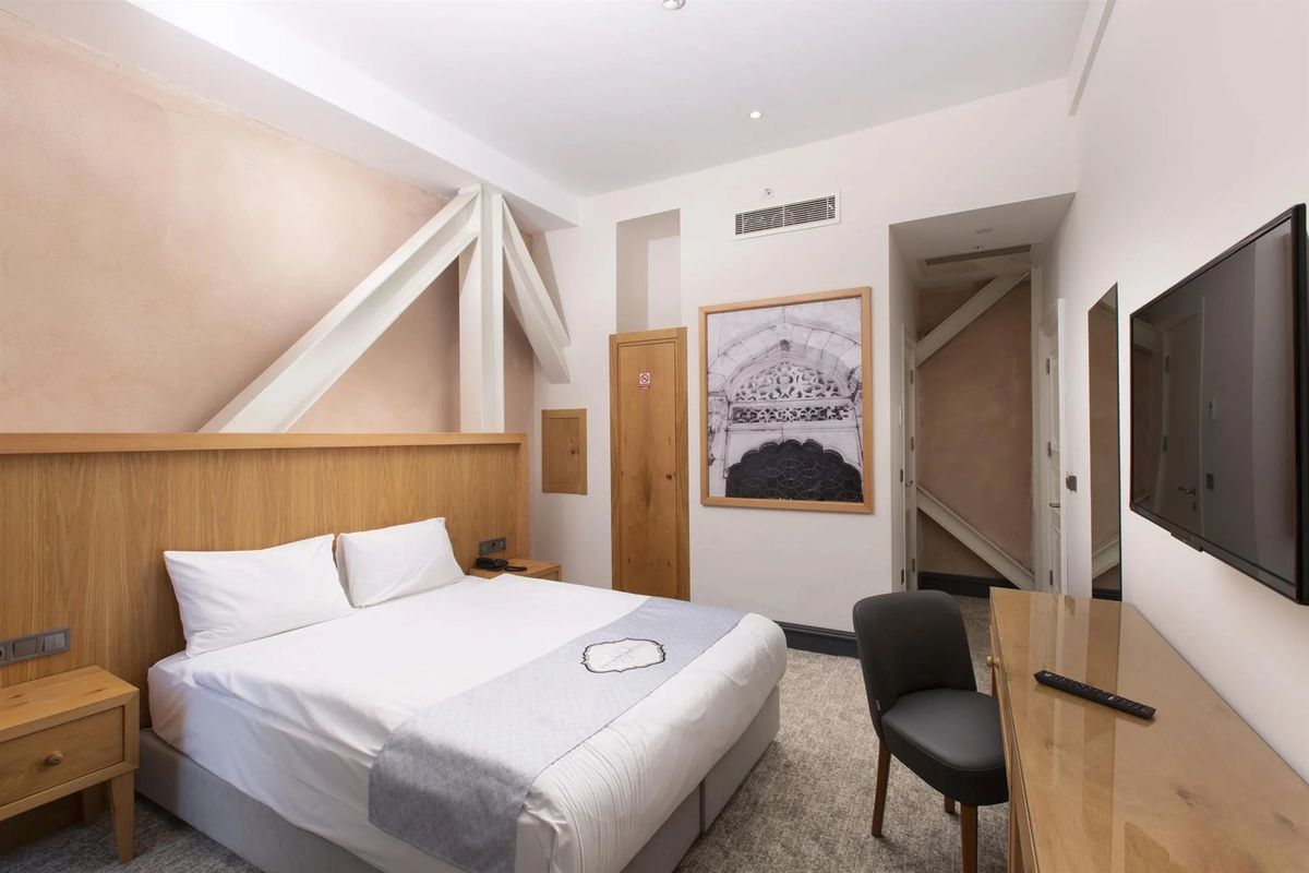 Premist Hotels Taksim фото 1