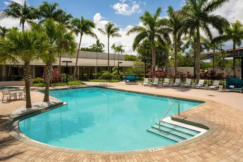 Courtyard by Marriott Miami Airport фото 2