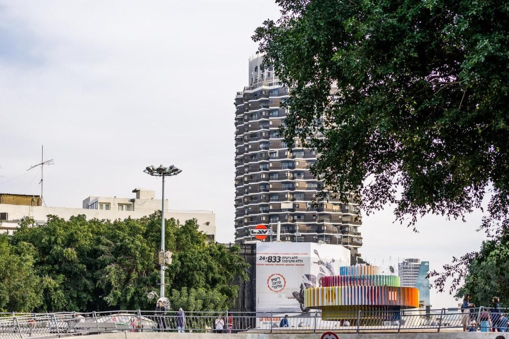 The White House Hotel At Dizengoff Square фото 24