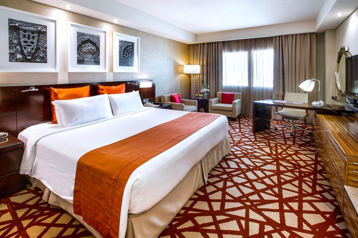 Crowne Plaza Dubai Deira фото 3
