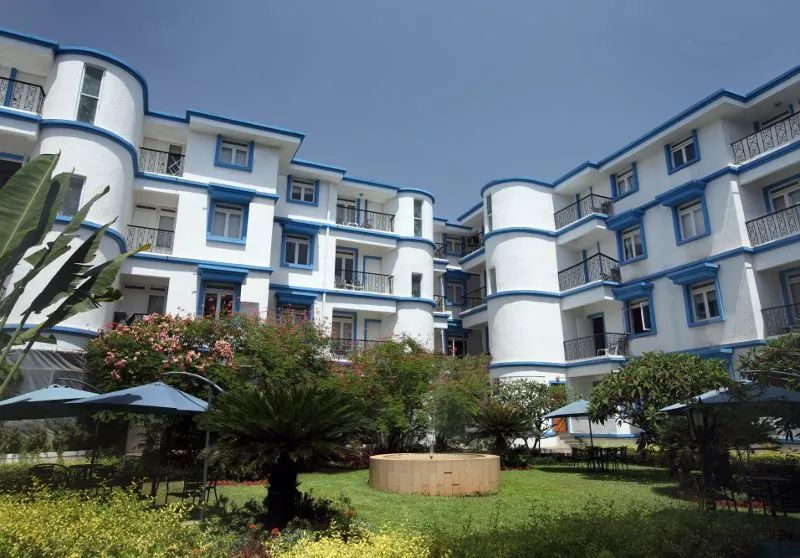 FabHotel Park Grand Royal Palms фото 0