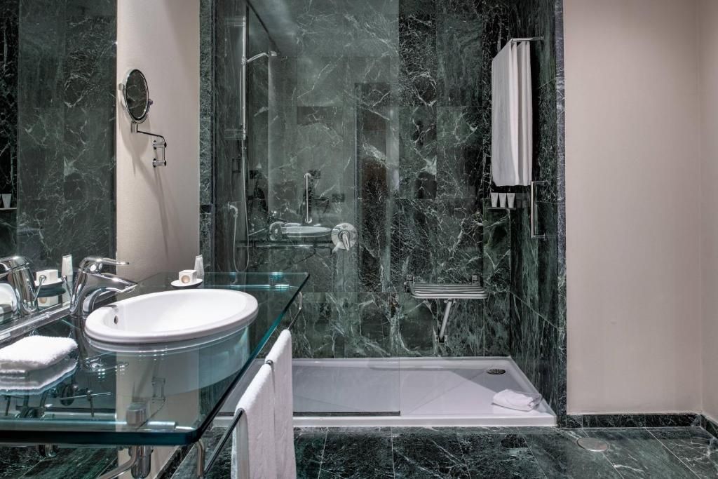 AC Hotel Malaga Palacio by Marriott фото 32
