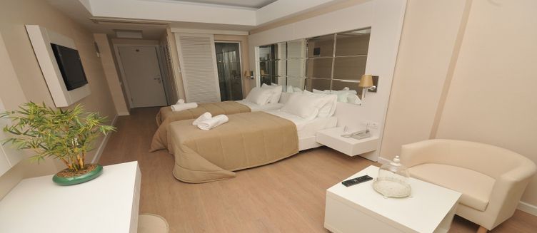 Фото отеля Alesta Yacht Hotel (Adults Only)