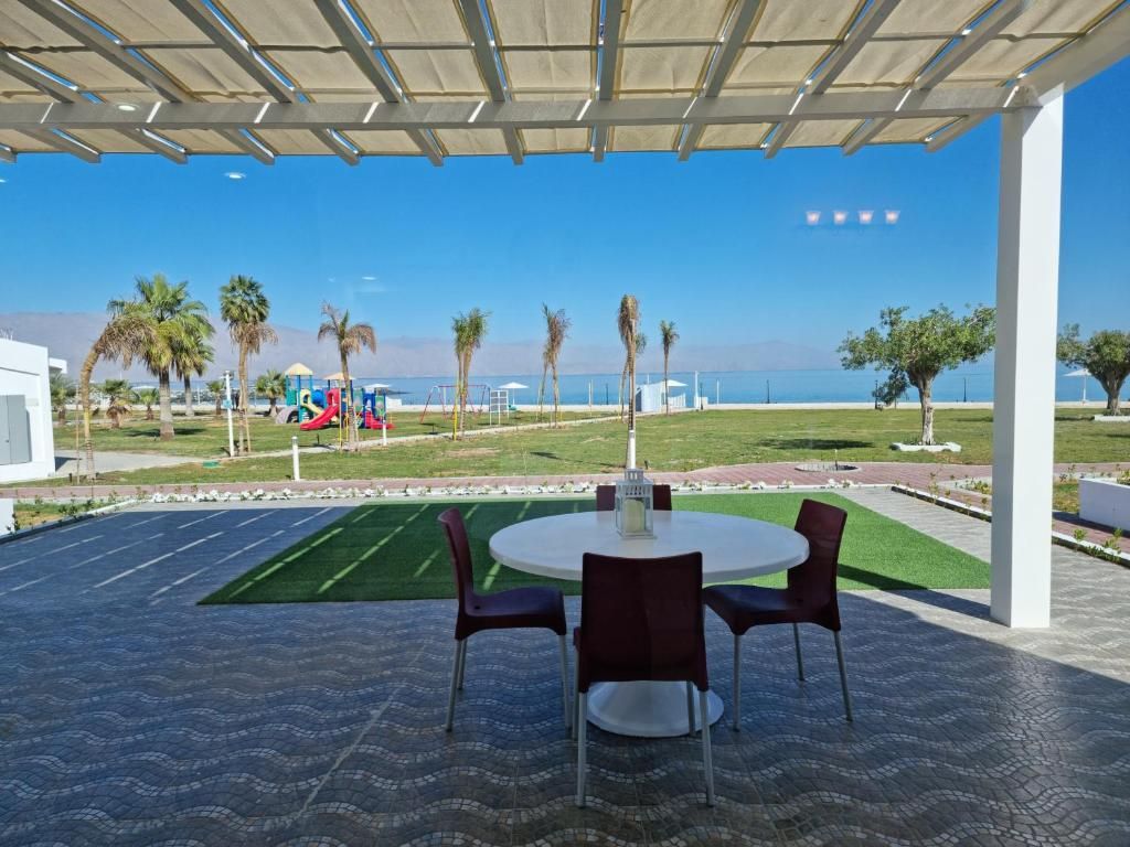 Holiday Beach Resort фото 41