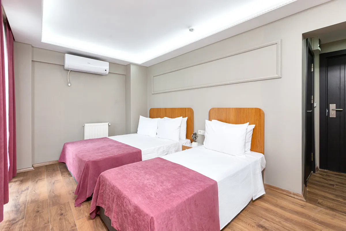 Ria Suites Hotel фото 1