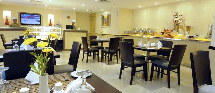 Фото отеля Ivory Hotel Apartments
