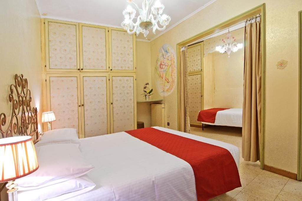 Hotel La Fenice et Des Artistes фото 23