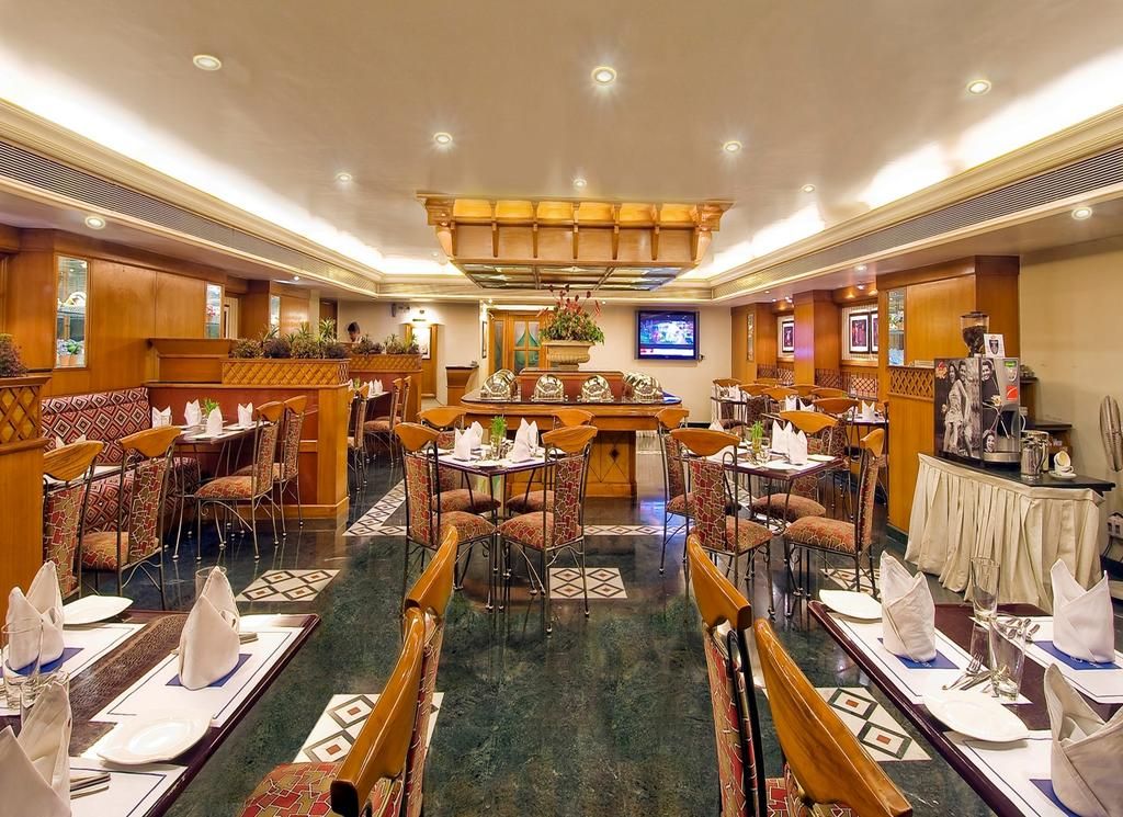 Sarovar Portico Ahmedabad фото 21