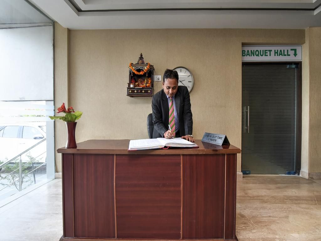 OYO 9011 Hotel Lohmod фото 10