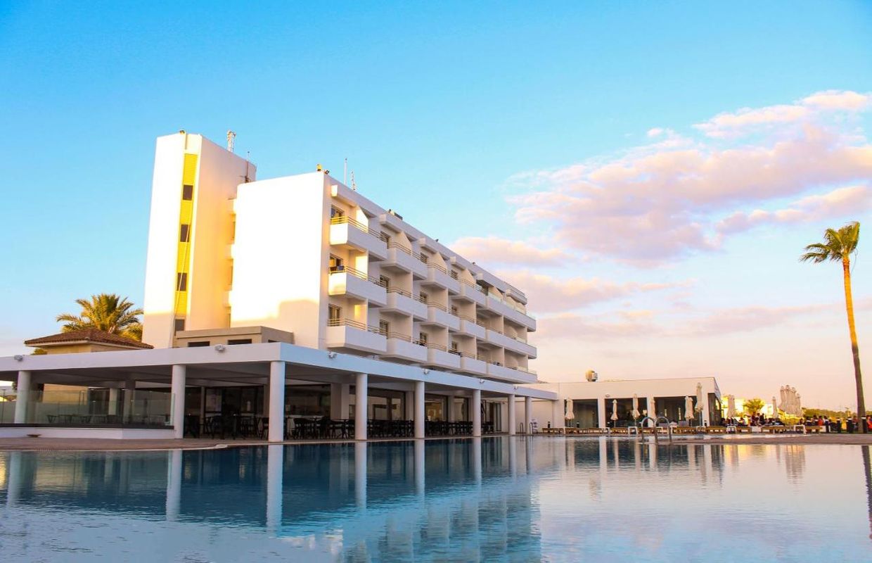 Pierre Anne Beach Hotel фото 6