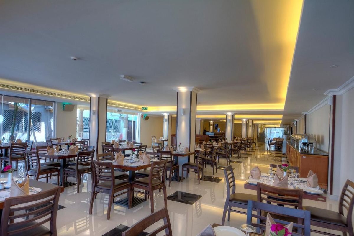 Ajman Beach Hotel фото 8