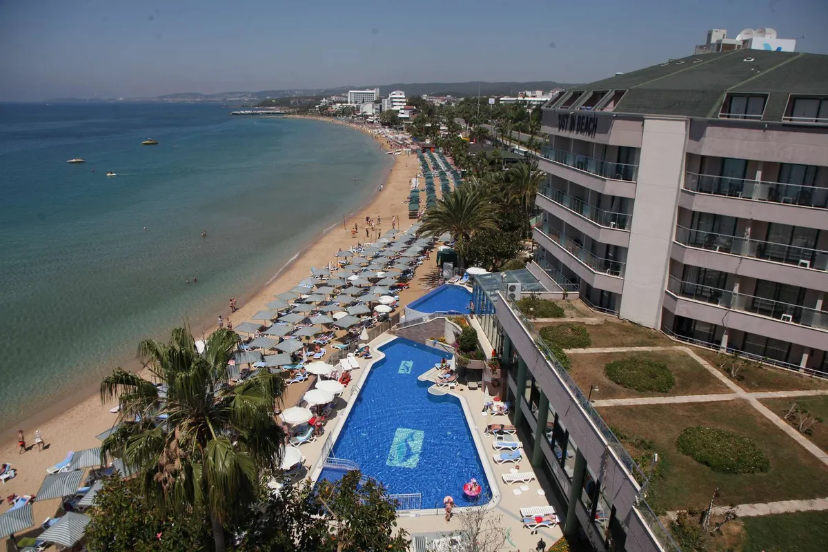 Aska Just in Beach фото 1
